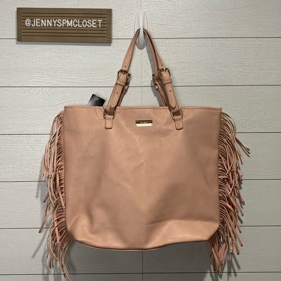 BCBG Handbags - ❤️HP❤️ NWT BCBG Bag